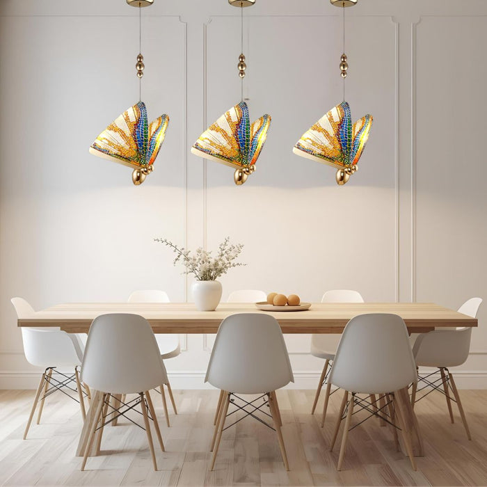 Plafonnier LED suspendu en forme de papillion